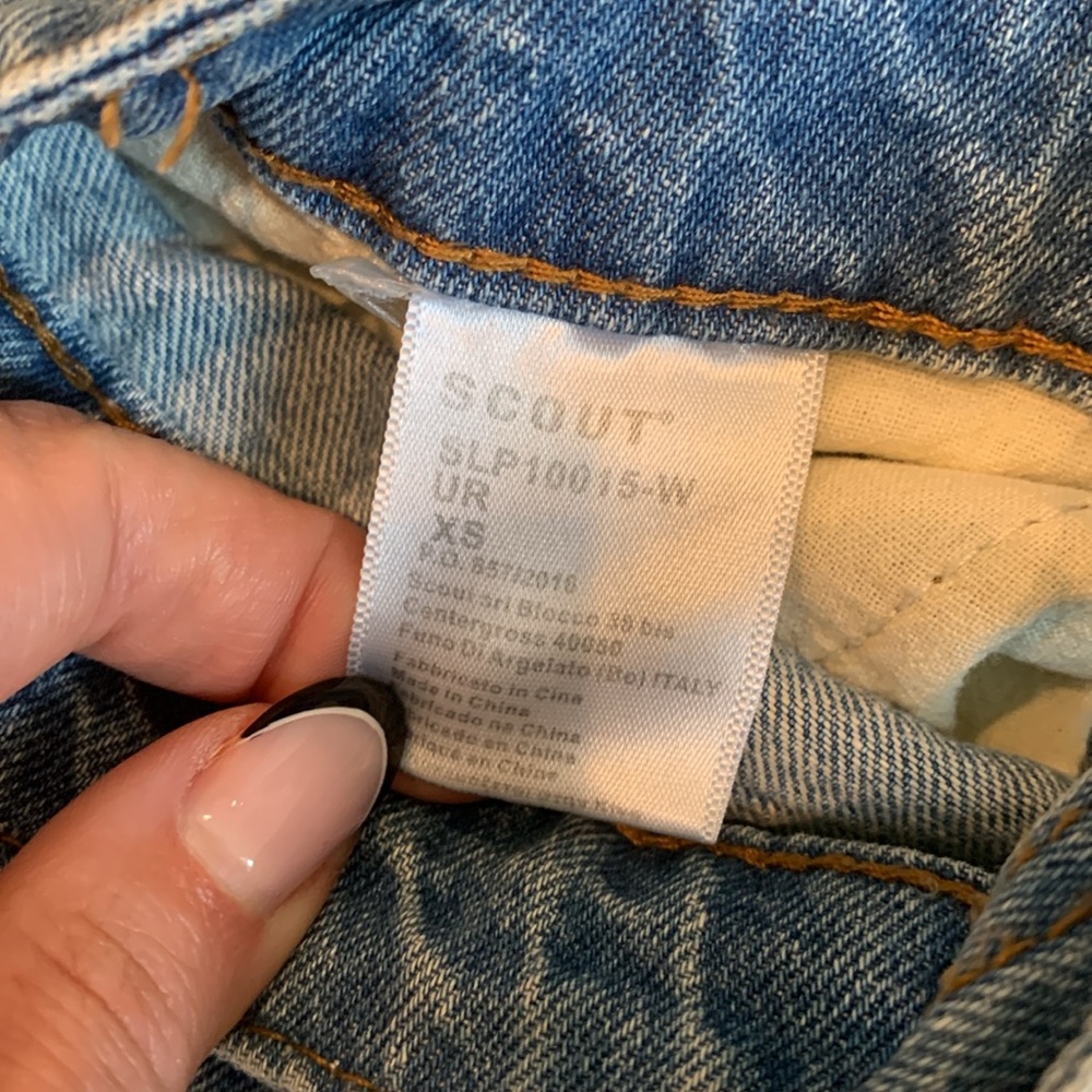 Scout XS denim shorts overalls jean distressed and ripped with raw hem - Picture 5 of 6